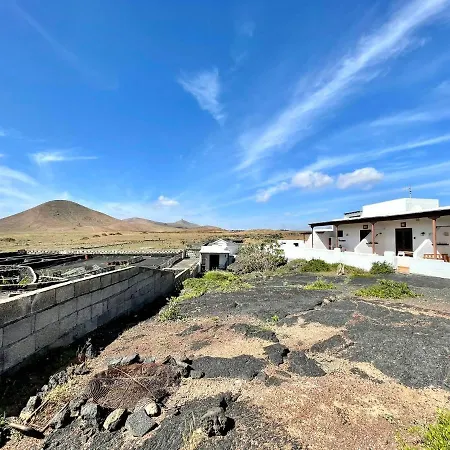 Bonita Casa Rural En Finca Con Terraza, Wifi Y Vista A Volcan Prázdninový dům Costa Teguise