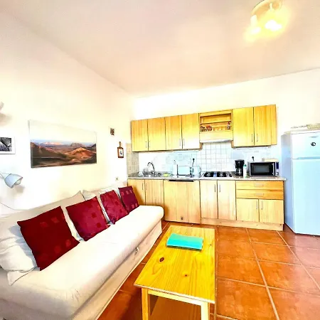 Bonita Casa Rural En Finca Con Terraza, Wifi Y Vista A Volcan * Costa Teguise