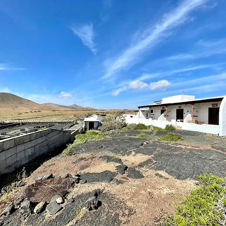 Prázdninový dům Bonita Casa Rural En Finca Con Terraza, Wifi Y Vista A Volcan Costa Teguise