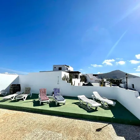 Bonita Casa Rural En Finca Con Terraza, Wifi Y Vista A Volcan Costa Teguise