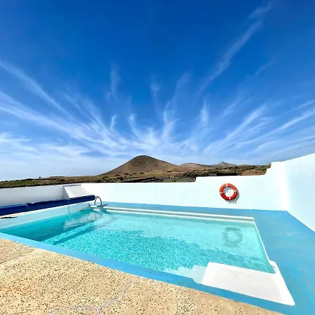 Bonita Casa Rural En Finca Con Terraza, Wifi Y Vista A Volcan Nyaraló Costa Teguise