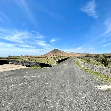 Bonita Casa Rural en Finca con terraza, Wifi y vista a Volcán